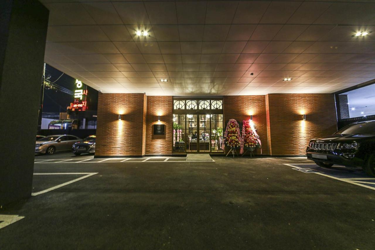 Lerocherrouge Hotel Chuncheon Exterior photo